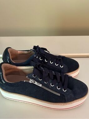 Donald Pliner Dew zip platform sneaker